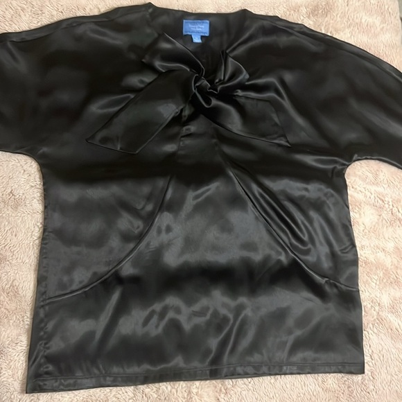 Simply Vera (Vera Wang) black tie neck satin-like blouse - Picture 4 of 10